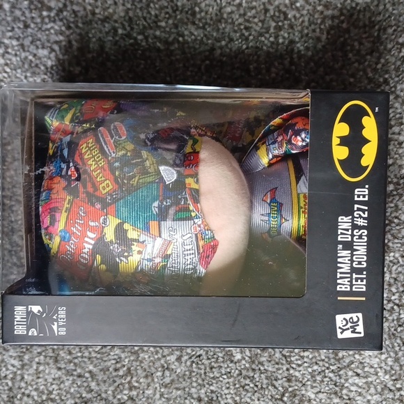 New YuMe 7" DZNR Batman Plush Detective Comics - Picture 2 of 2